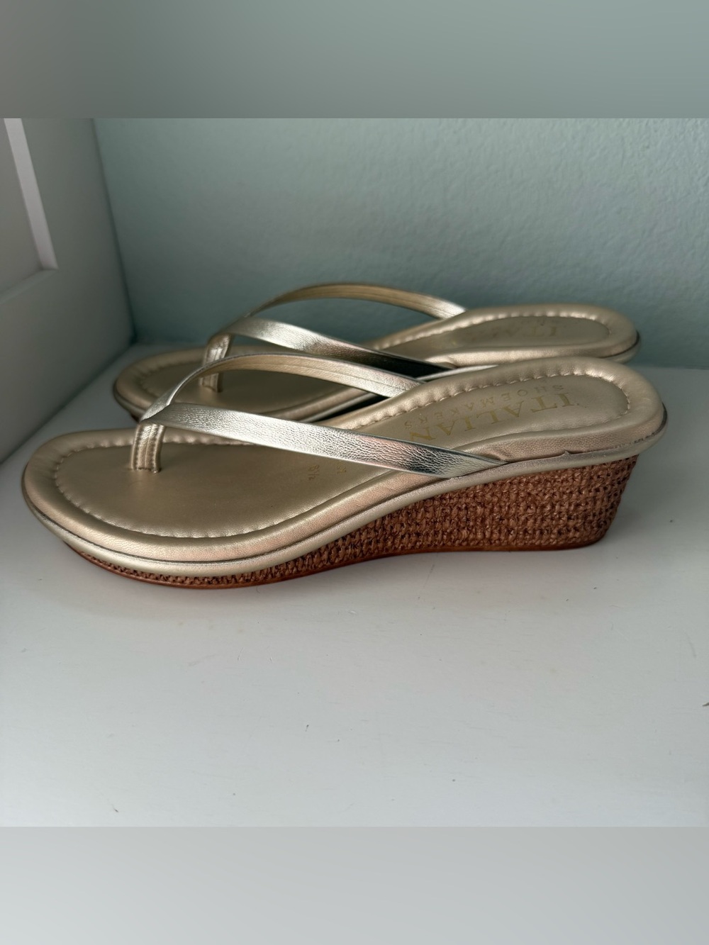 Leather Thong Gold Wedge Sandals - Picture 6 of 8